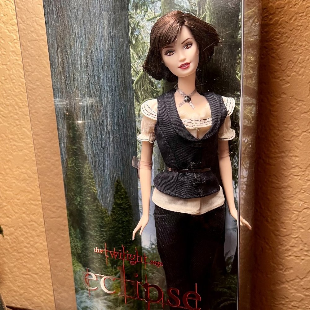 Barbie Twilight Saga Eclipse Pink Label Collector Alice Doll NRFB Mint Condition